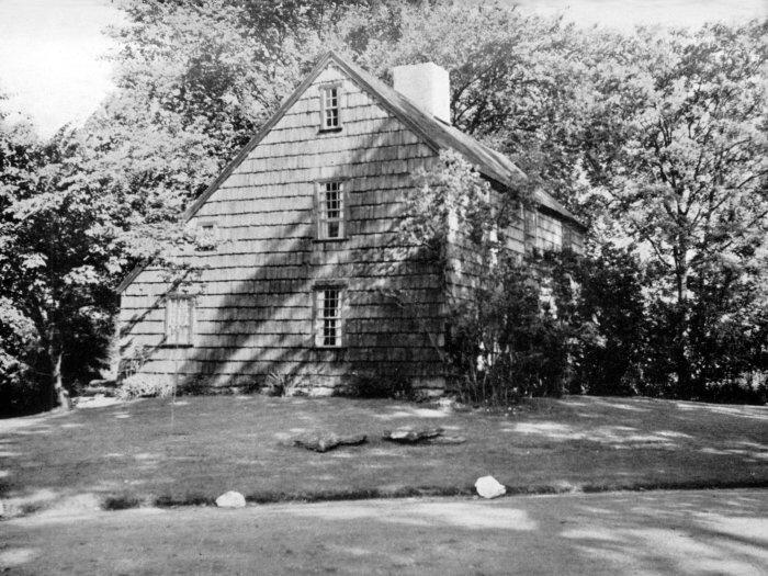 THE OGDEN HOUSE, FAIRFIELD, CONN. BUILT BEFORE 1705,
IT HAS BEEN RESTORED TO PRESERVE THE ORIGINAL DETAILS

Miss Mary Allis