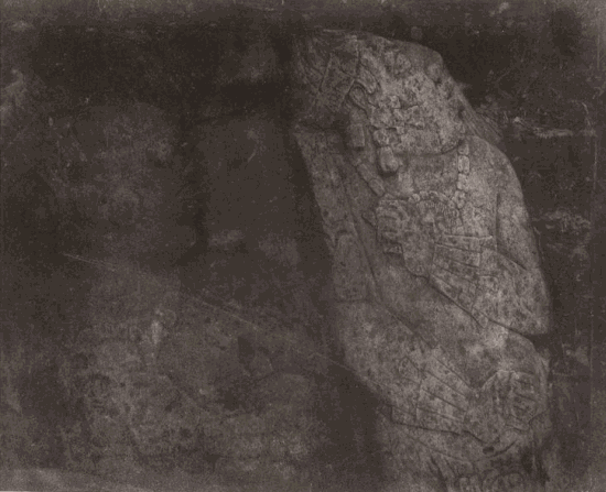 Bas-Relief colossal, &aacute; Palenque; cote gauche de la cour du Palais.