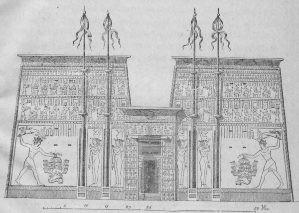 Egyptil�isen temppelin ulkopuoli.