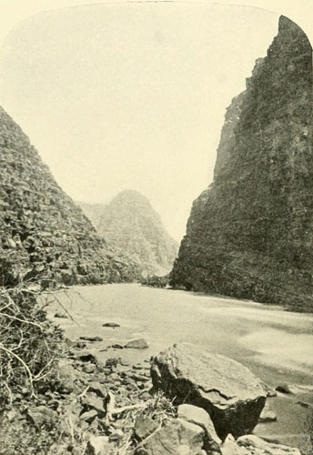 Canyon of Lodore,
Green River. Looking up the Canyon.