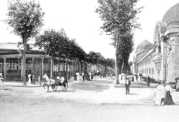 Rue de l'�tablissement at Vichy.