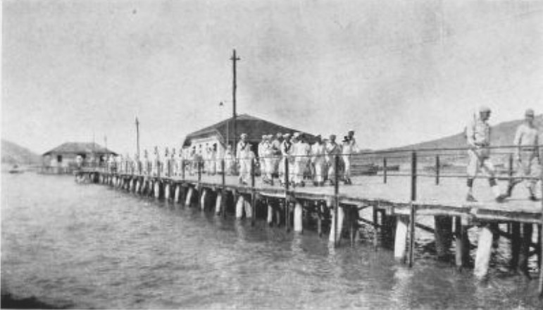 THE WARSHIP ROCHESTER HAD ANCHORED AT AMAPALA ON WHAT
WAS DESCRIBED AS A COURTESY VISIT